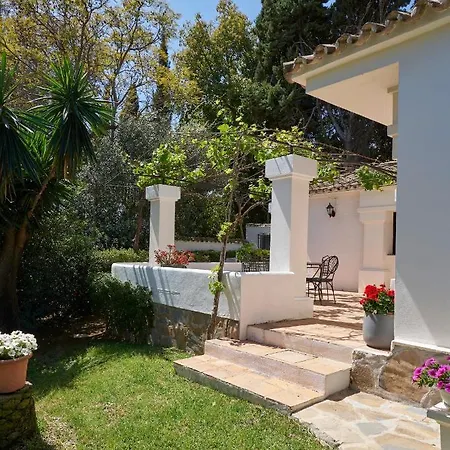 Villa Dos Palomas On The Golden Mile In