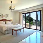 Villa Dos Palomas On The Golden Mile In Marbella